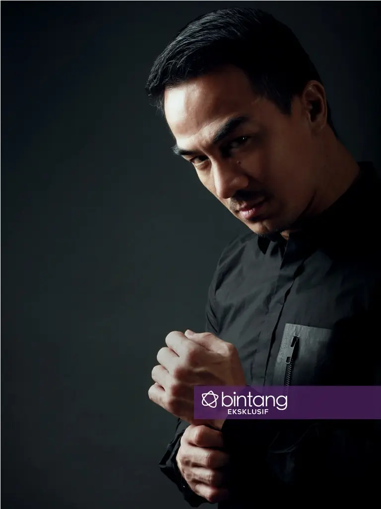 Joe Taslim. (Fotografer: Bambang E. Ros, Stylist : Indah Wulansari, Digital Imaging: Muhammad Iqbal Nurfajri/Bintang.com)