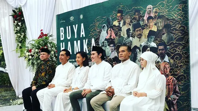 Suasana konferensi pers gala premiere film Buya Hamka di 18 kota di Indonesia, di Jakarta, Kamis (30/3/2023). (Foto: Dok. Instagram @vinogbastian__)