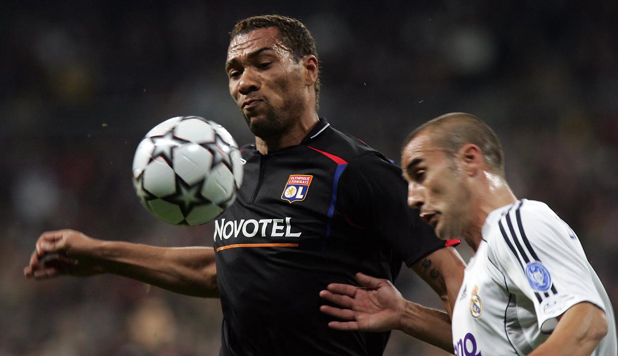 John Carew. Striker tinggi besar ini mampu mencetak 18 gol di Liga Champions bersama 3 klub, Rosenborg, Valencia dan Lyon. Ia tampil dalam 54 laga di Liga Champions sejak musim 1999/2000 hingga 2006/2007. Prestasi terbaiknya adalah runner-up bersama Valencia pada 2000/2001. (AFP/Bru Garcia)