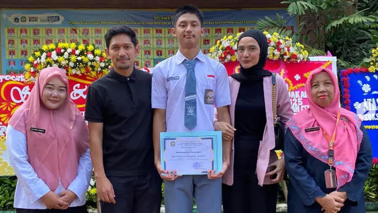 7 Potret Kebersamaan Ibnu Jamil dan Dhofin Maula, Bangga Sang Putra Lolos Akmil