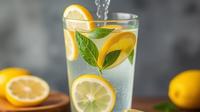 Cara Konsumsi Infused Water bagi Pengidap Darah Rendah Ala Dokter Zaidul Akbar. Foto: AI.