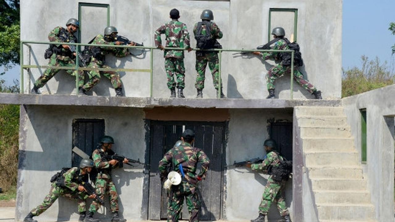 Aksi pertempuran jarak dekat pasukan Kostrad di Batujajar
