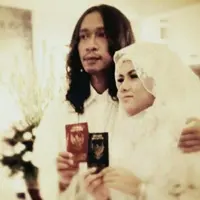 Aming dan Evelyn (Ria Irawan)