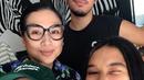 Kebersamaan Titi DJ dengan putri kembarnya Salma dan Salwa sebelum melakukan operasi [@ti2dj]