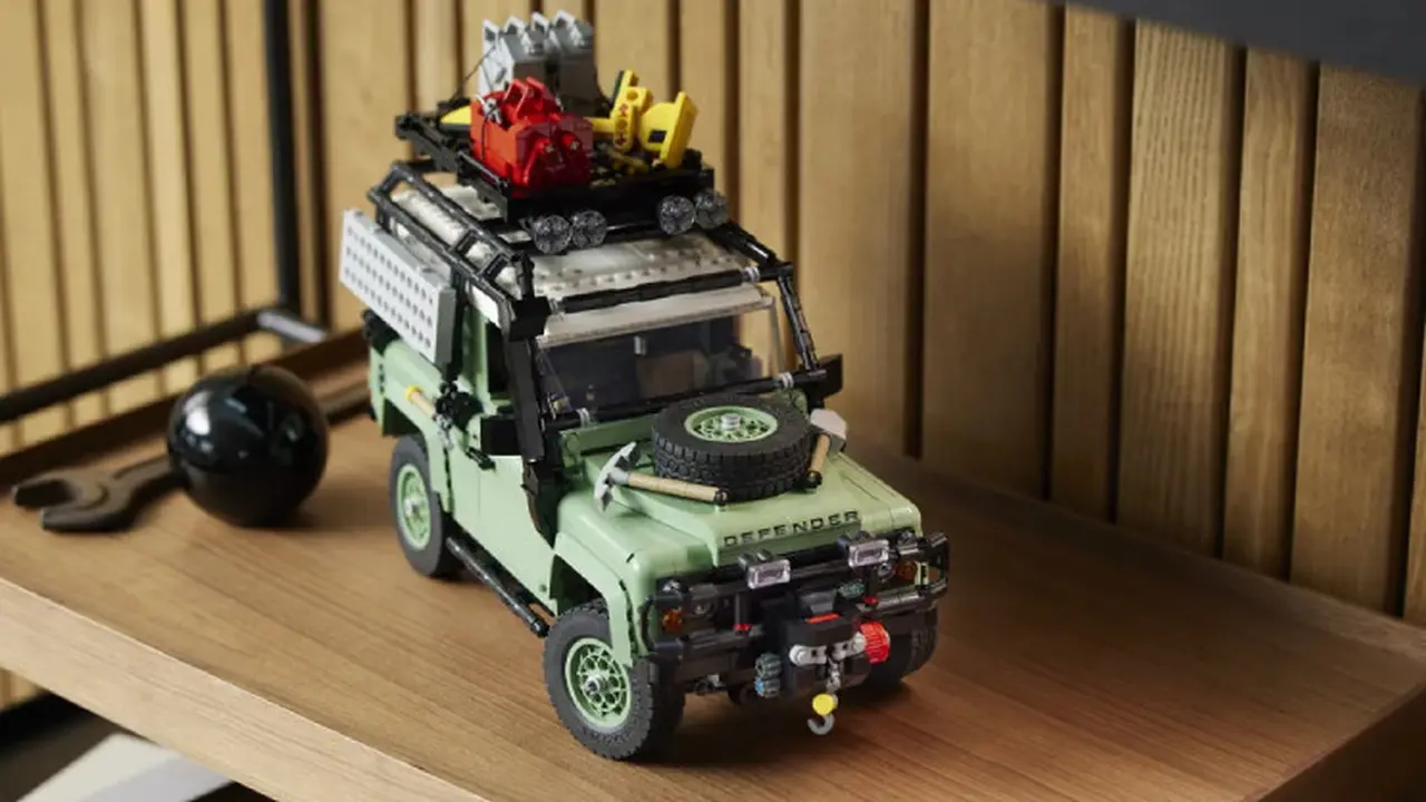 Lego rilis mainan model Land Rover Defender 90