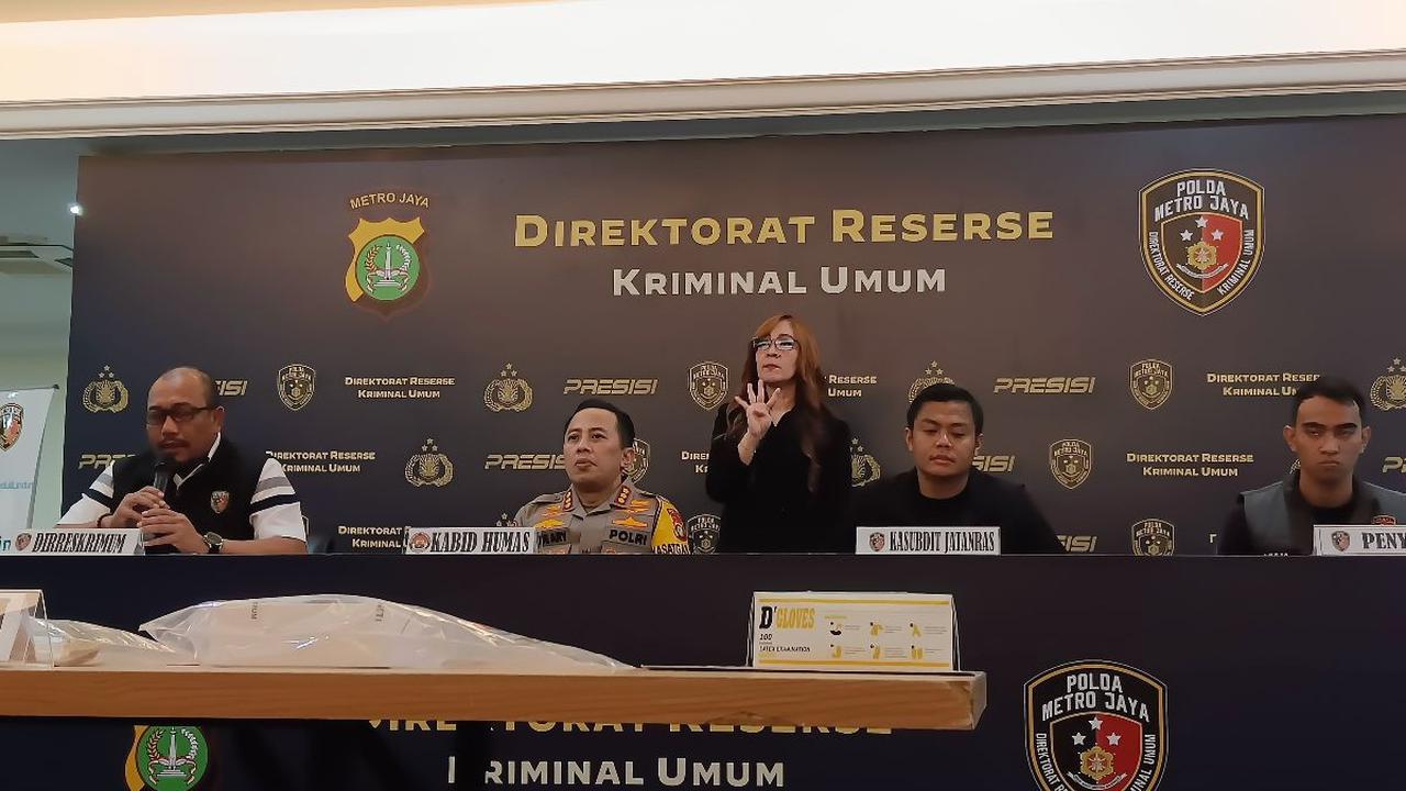 Polisi mengungkapkan penyebab wanita berinisial RR (35) yang ditemukan tewas di Pulau Pari, Kepulauan Seribu.<br>