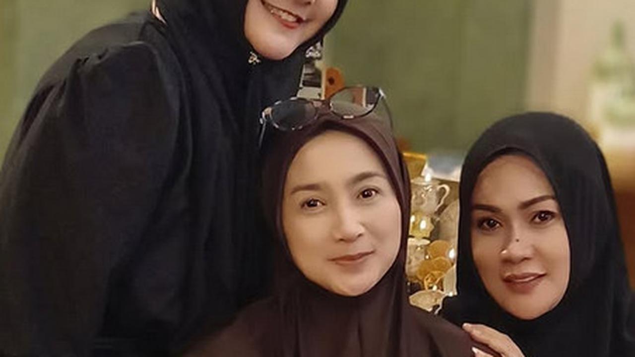 Cantik Natural Desy Ratnasari Tanpa Makeup di Acara Halal Bihalal Artis Senior, Lengket Bareng Ruben Onsu