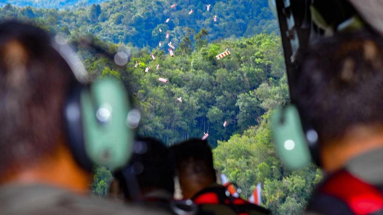 FOTO: Heli Box Jadi Andalan Kirim Bantuan Bencana Sumatera ke Wilayah Sulit Dijangkau