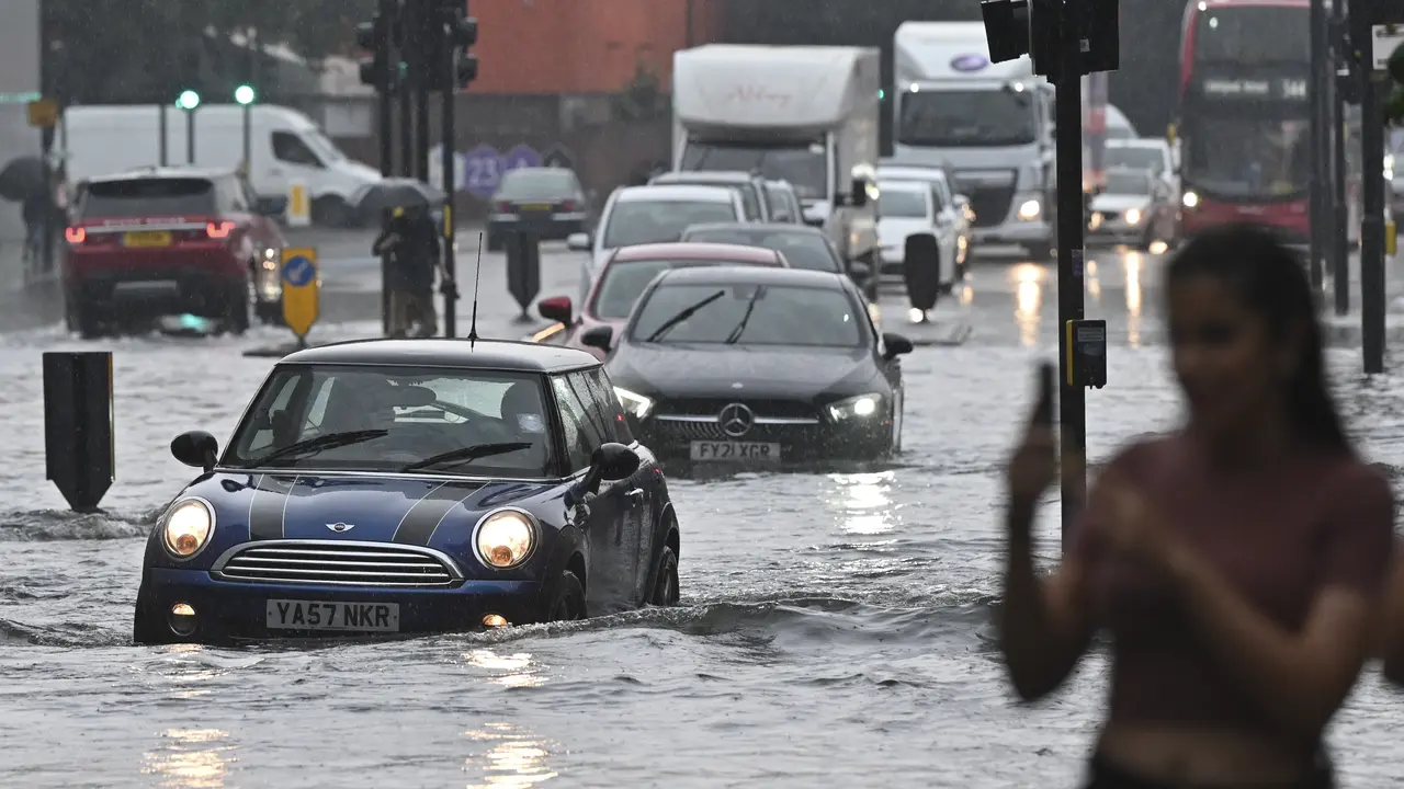 Banjir Parah Rendam Kota London
