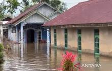 Pemkot Bengkulu Sigap Dirikan Tenda Pengungsian dan Dapur Umum untuk Penanganan Banjir Bengkulu