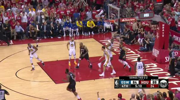 Berita video game recap NBA 2017-2018 antara Houston Roskets melawan Golden State Warriors dengan skor 98-94.