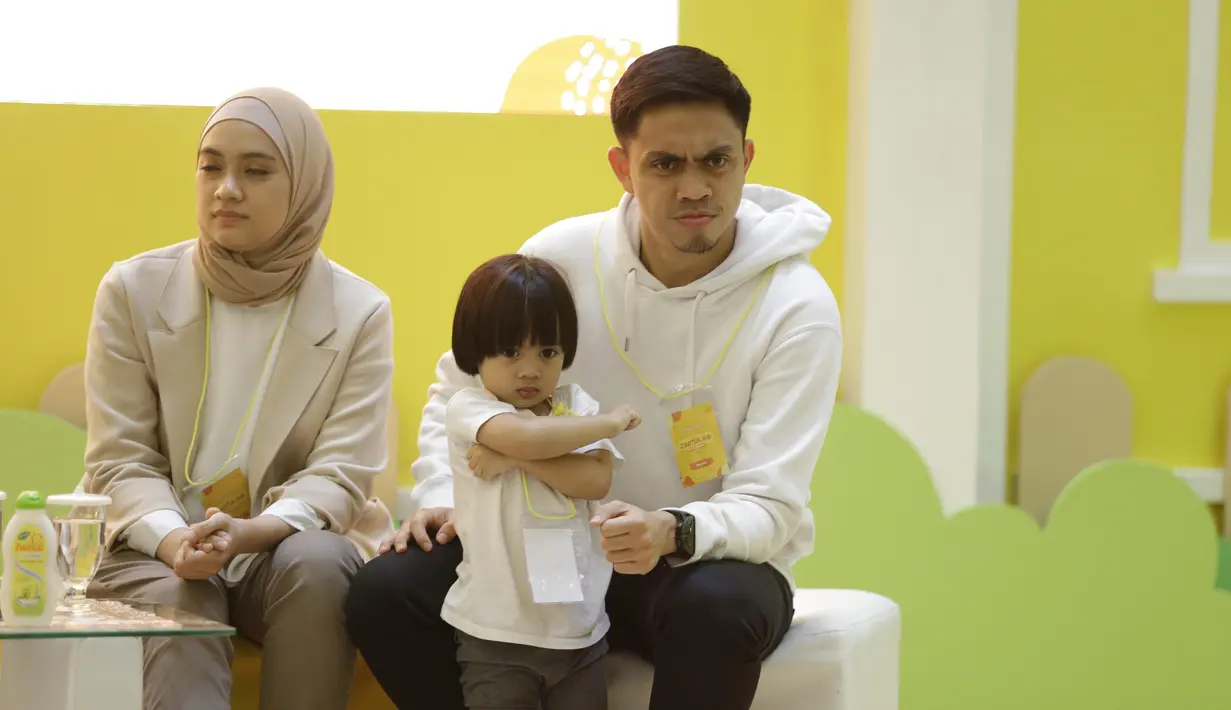 Ayudia Bing Slamet dan Ditto Percussion