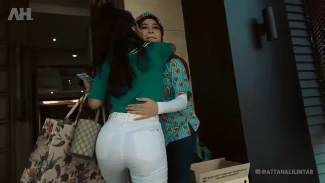 7 Potret Krisdayanti Jenguk Aurel Hermansyah dan Atta Halilintar, Akrab Bareng Kellen