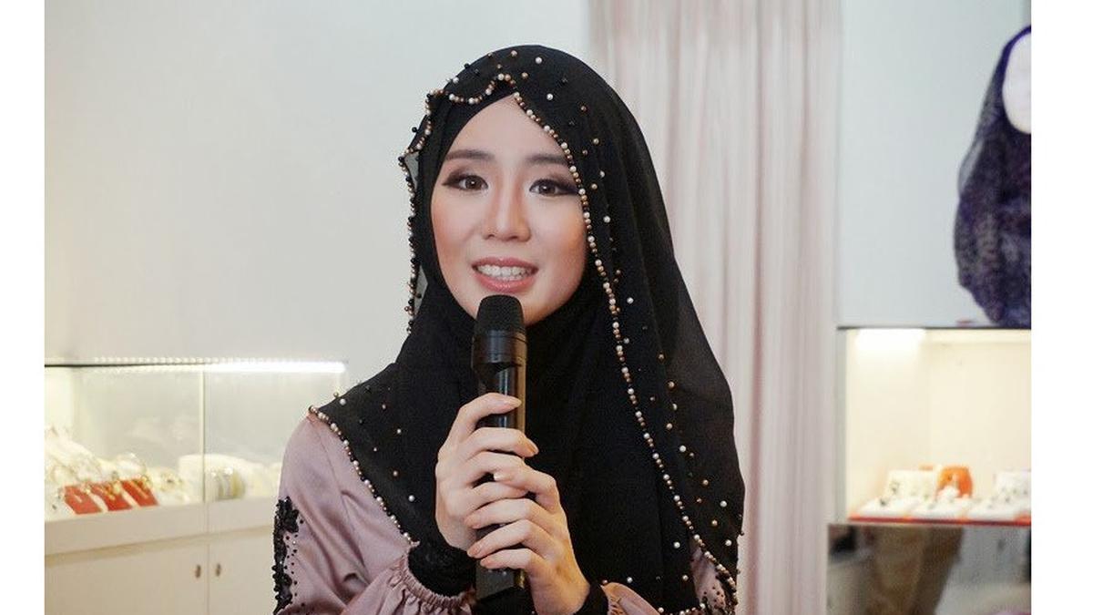 7 Potret Felixia Yeap, Eks Model Majalah Dewasa yang Kini Mualaf dan ...