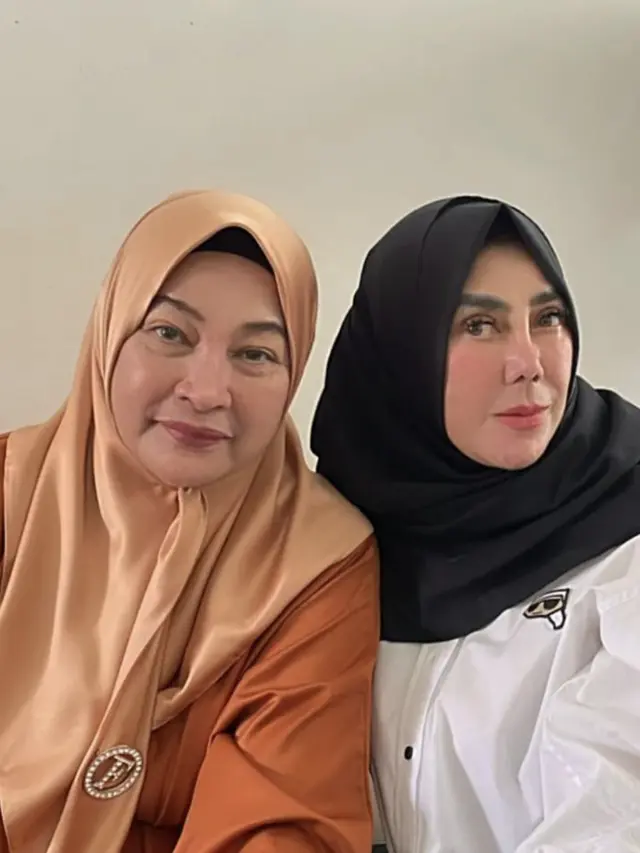 Potret Ibunda Syahnaz dan mendiang Farida, Ibunya Jeje Govinda, sumber Instagram: @amy_r_qanita