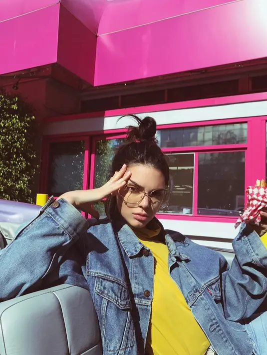Kendall Jenner pun mengaku bahwa hal itulah yang membuatnya stres dan mengalami anxiety. (instagram/kendalljenner)