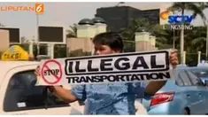 Dua taksi menjadi sasaran amuk massa di tengah demo taksi