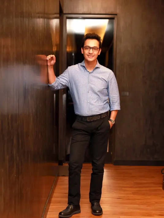 Kembali sebagai aktor, Gunawan juga meminta izin pada teman-teman kantornya. Beruntung teman kerjanya bisa mengerti dan memahami profesi yang lama telah ditinggalkan ayah dua orang anak itu. (Nurwahyunan/Bintang.com)