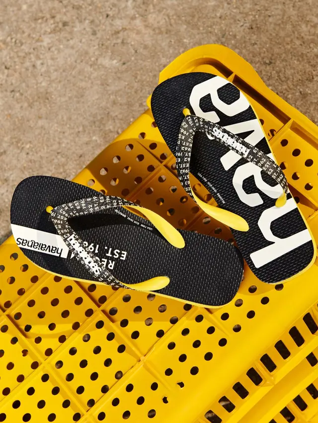 Adu Outfit Luna Maya dan Verrel Bramasta Pakai Sandal, Siapa Paling Keren?