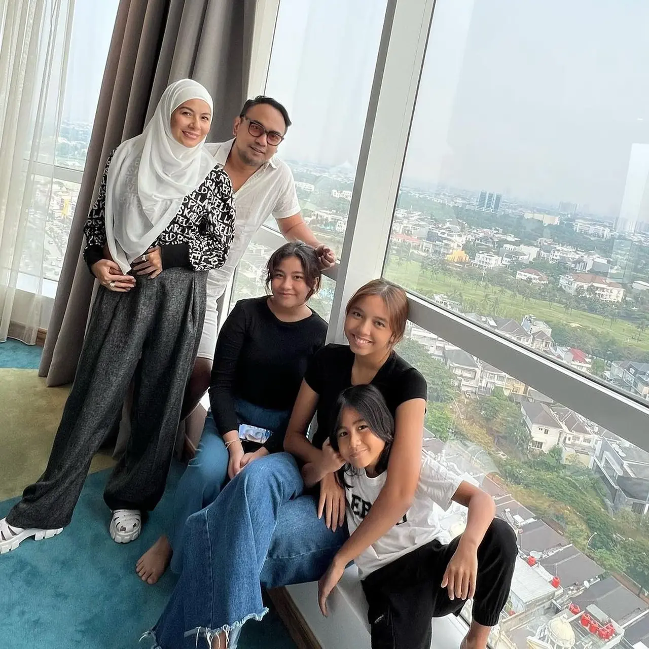 10 Potret Menggemaskan Mas Bambang, Anak Bebi Romeo - Meisya Siregar ...