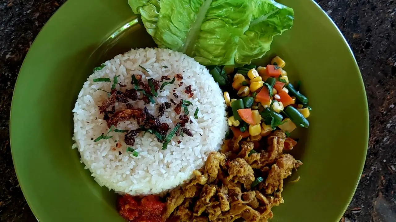 Vegan Chicken Betutu, salah satu kuliner dari Vegan Saubagani Bali