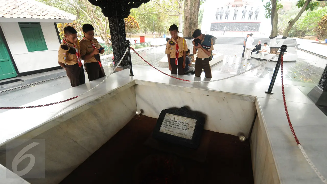 20150929-Sambut Hari Kesaktian Pancasila, Museum Lubang Buaya Ramai Dikunjungi Siswa-Jakarta