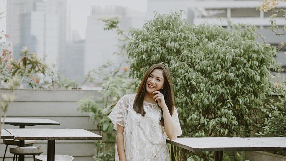 6 Inspirasi Baju Brokat ala Jessica Mila, Ide Outfit Menawan Natal 2025