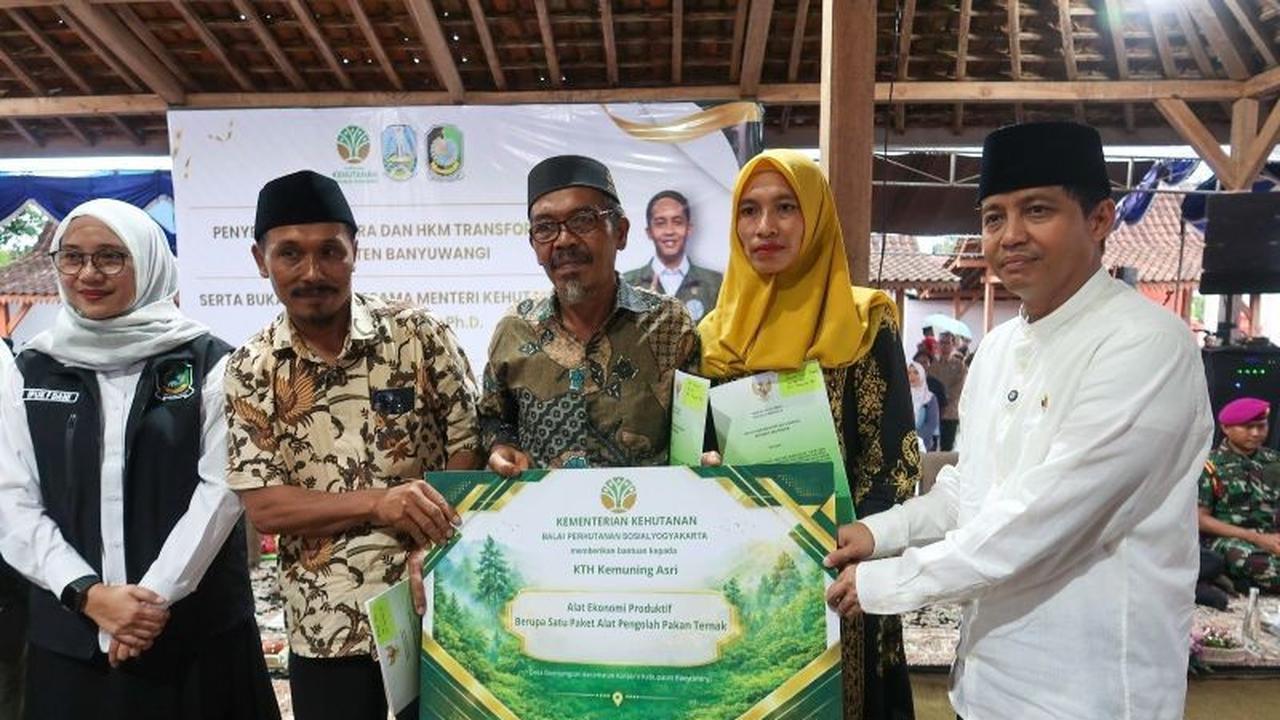Kementerian Kehutanan Serahkan SK TORA Banyuwangi, Wujudkan Kepastian Hukum Lahan
