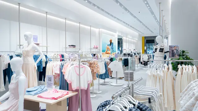 Store Pomelo di Mall of Indonesia