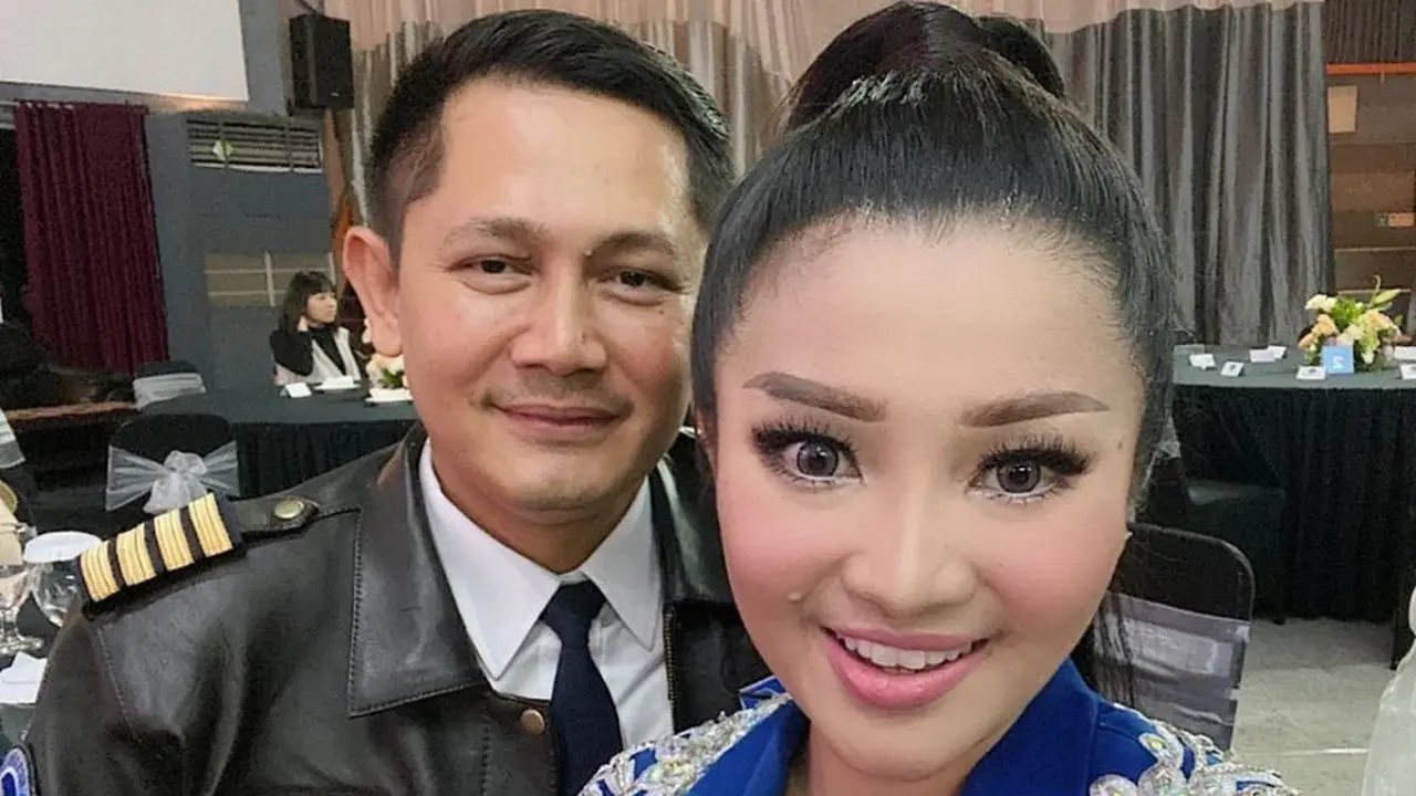Potret Fitri Carlina dan Hendra Sumendap (Instagram/fitricarlina)