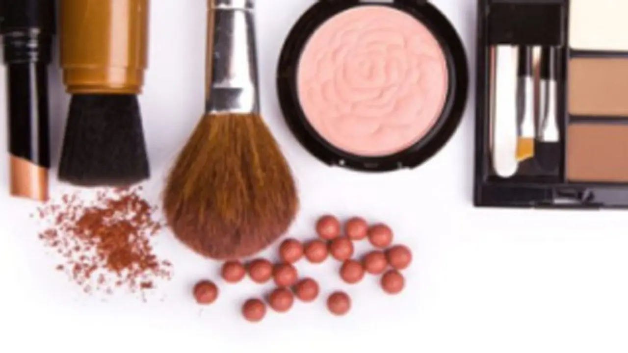 Bahaya Makeup