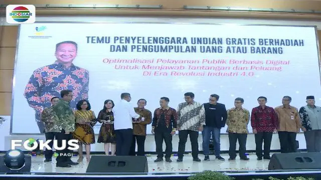 YPP SCTV-Indosiar menerima penghargaan dari Kementerian Sosial atas jasa membangun dan membuat perubahan untuk negeri.