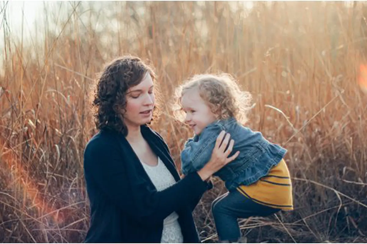 Menjadi Ibu/copyright /unsplash.com/@shelbymary_