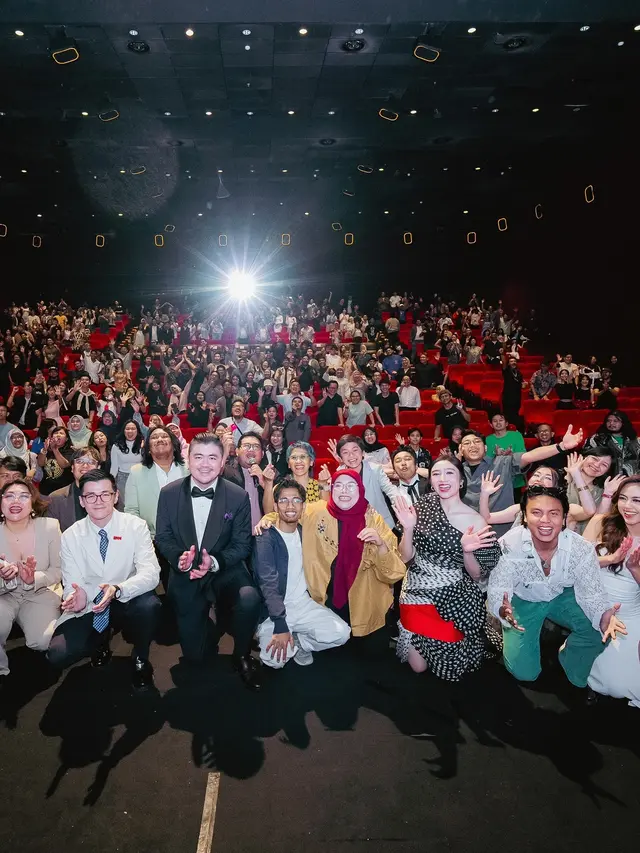 7 Potret Febby Rastanty di Gala Premier Film Seni Memahami Kekasih Ini Curi Perhatian