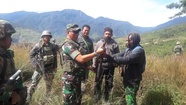 Eks Anggota KKSB Papua Menyerah