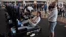 Permainan simolator mobil Formula E ini berada di dalam Mal Beach City International Stadium, Ancol, Jakarta Utara, persis di sebelah sirkuit. (merdeka.com/Iqbal S. Nugroho)