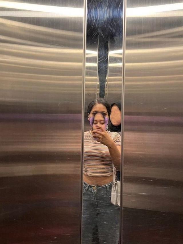 5 Editan Foto Kocak Netizen Saat Naik Lift Ini Bikin Senyum