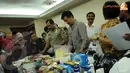 Tak tanggung-tanggung, ketiga tersangka selalu menguras isi minimarket yang menjadi sasaran kejahatannya (Liputan6.com/Helmi Fithriansyah)