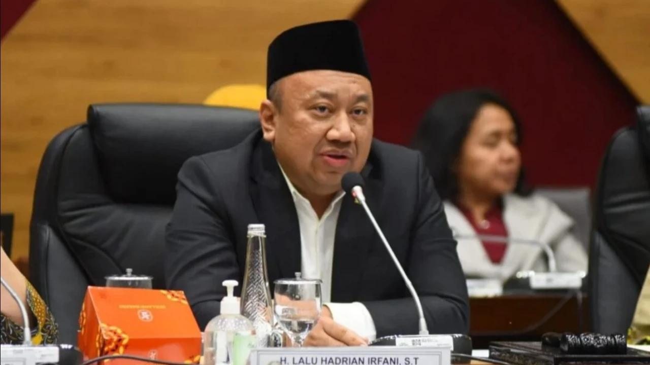 Ratusan Kepala Sekolah di Sulsel Mundur Diduga Terkait Dana BOS, Komisi X DPR Minta Kemendikdasmen Turun Tangan