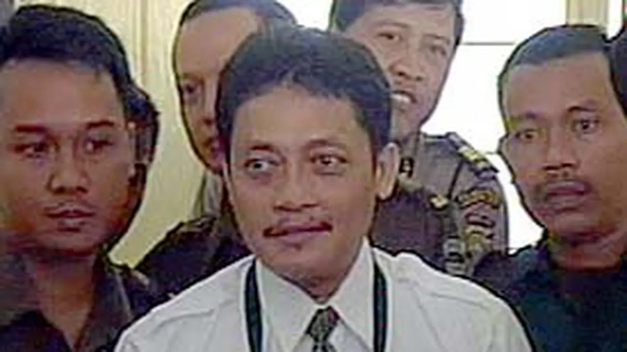 201205bpolicarpus1.jpg