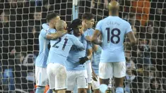 Para pemain Manchester City merayakan gol Sergio Aguero saat melawan Watford pada lanjutan Premier League di Etihad stadium, Manchester, (2/1/2018).  City menang 3-1. (AP/Rui Vieira)