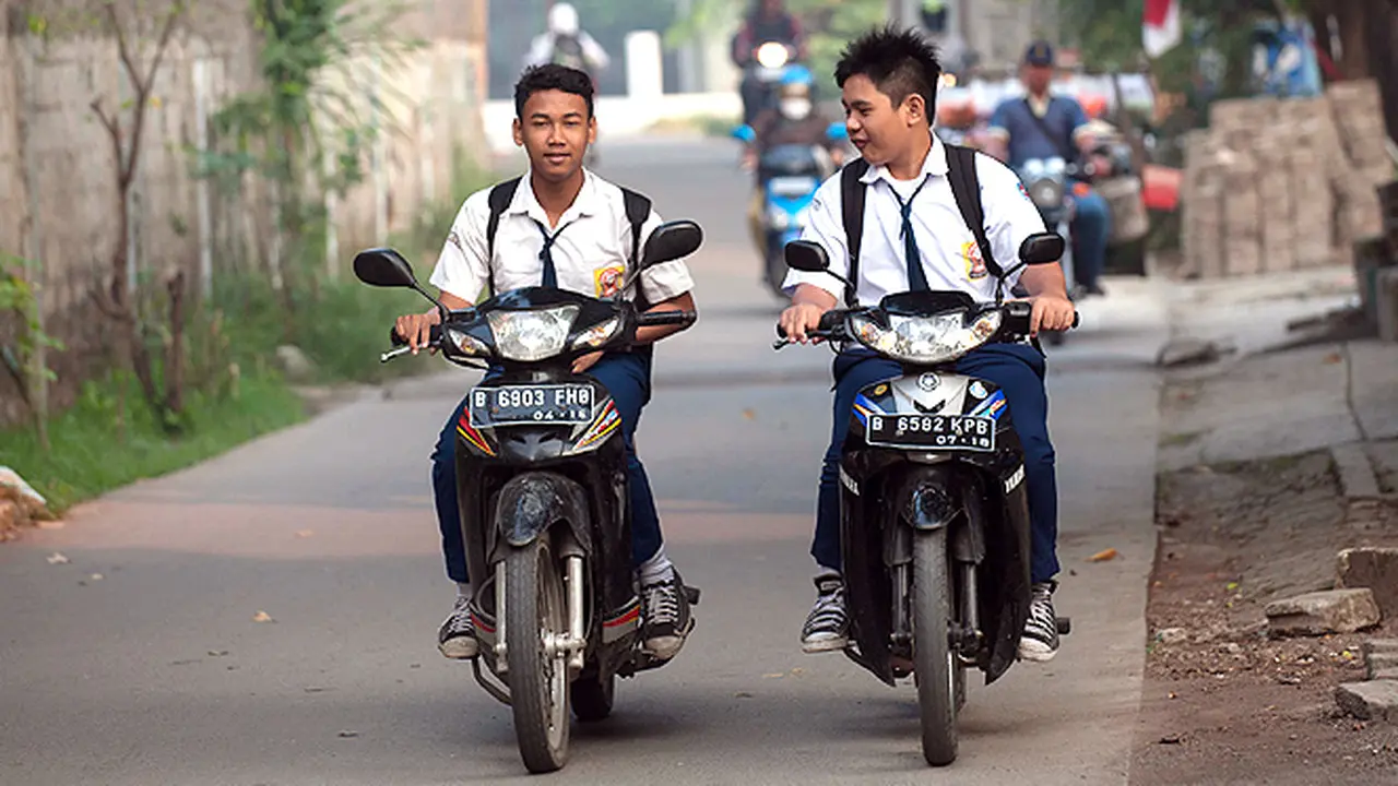 sekolah-motor-130913b.jpg