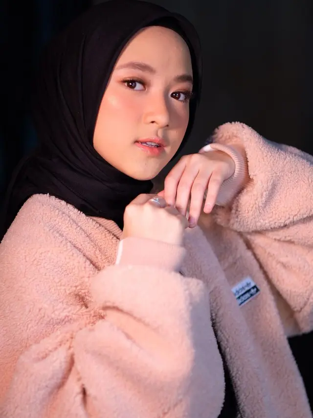 Potret Transformasi Nissa Sabyan dari Jaman Sekolah Hingga Terkenal. (Sumber: kapanlagi.com dan Instagram/nissa_sabyan)