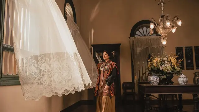 Fimela Awards Fashion Designer of The Year: Mel Ahyar Bawa Misi Pelestarian Budaya Indonesia Lewat Rancangan Modern