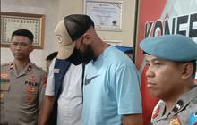 Bule Asal Perancis Tendang Polisi Saat Ditangkap, Ternyata Mau Edarkan Ganja dan Kokain