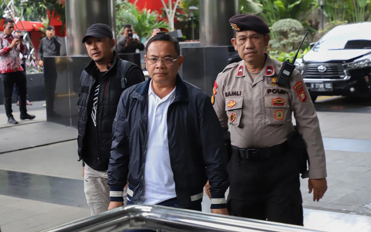 FOTO: Bupati Pati Sudewo Tiba di Gedung KPK Usai Terjaring OTT