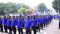 Buruh melakukan aksi long march dari Monas memutari Balai Kota sebelumnya akhirnya berkumpul di Patung Kuda Arjuna Wiwaha (Istimewa)