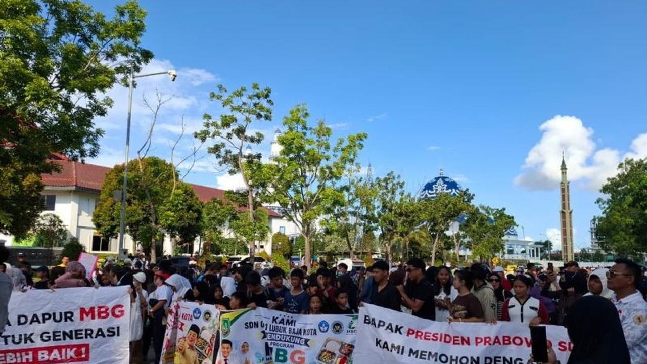 Pawai Dukungan Masyarakat Batam Tegaskan Keberlanjutan Program Makan Bergizi Gratis (MBG)