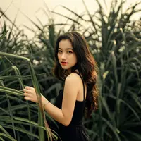 ilustrasi perempuan galau/Photo by Trần Long