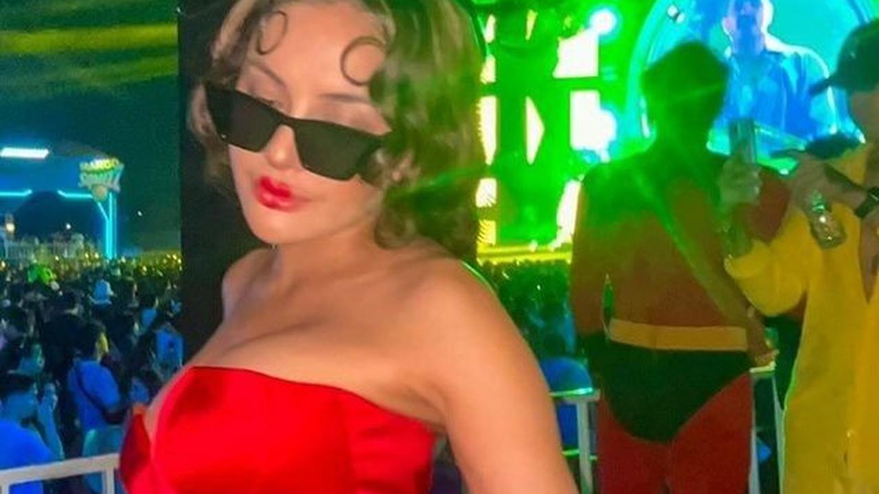 Karakter kartun animasi ini terkenal dengan kesan dewasa dan seksi, ditandai dengan dress merah menyala dan bibir kecil yang plumpy.<br><br>